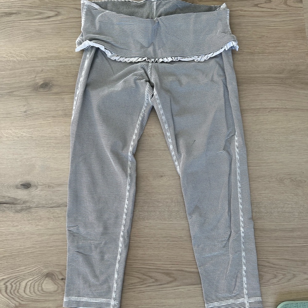 Albion fit striped capri length leggings